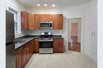 27 Cleveland Ave, Newark, NJ 07106 - Photo 6