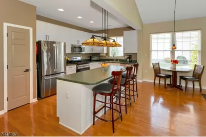46 Kensington Cir, White Township, NJ 07823 - Photo 10