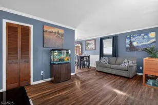 77 W Arthur Pl, Woodbridge Township, NJ 08830 - Photo 4