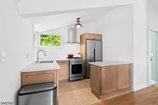 106 Seneca Lake Rd, Sparta Township, NJ 07871 - Photo 4