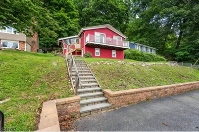 106 Seneca Lake Rd, Sparta Township, NJ 07871 - Photo 2