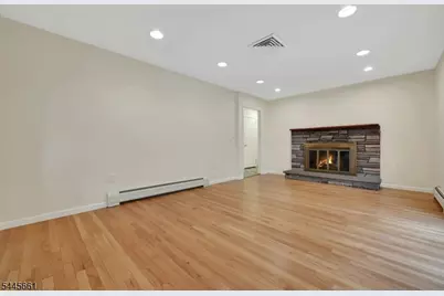 26 Alpine Dr, Wayne, NJ 07470 - Photo 18