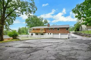 26 Alpine Dr, Wayne, NJ 07470 - Photo 10