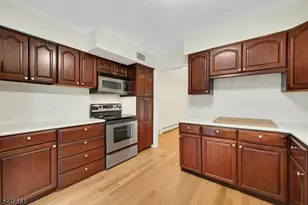 26 Alpine Dr, Wayne, NJ 07470 - Photo 8