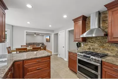 45 Fells Rd, Verona, NJ 07044 - Photo 10