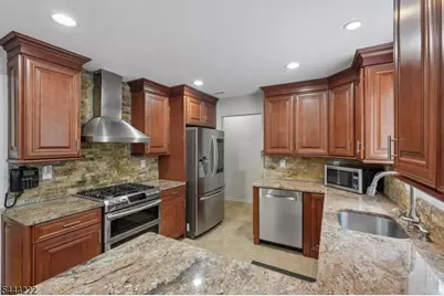 45 Fells Rd, Verona, NJ 07044 - Photo 8