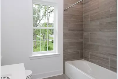 71 Veterans Way, Morris Plains, NJ 07950 - Photo 26