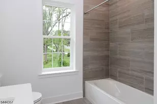 71 Veterans Wy, Morris Plains, NJ 07950 - Photo 26