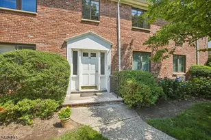 93D Troy Dr, Springfield, NJ 07081 - Photo 2