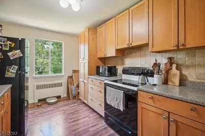 93D Troy Dr #D, Springfield, NJ 07081 - Photo 8