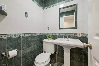 6 Carroll Pl, Weehawken, NJ 07086 - Photo 18