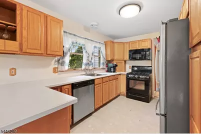 174 Maple St, Bridgewater, NJ 08807 - Photo 6