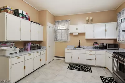 92 Chestnut St, East Orange, NJ 07018 - Photo 8