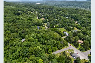 242 W Mountain Rd, Sparta Township, NJ 07871 - Photo 8