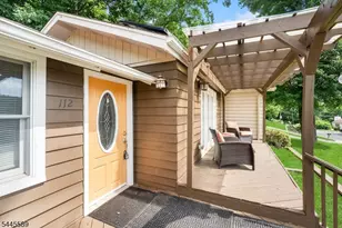 112 Seneca Lake Rd, Sparta Township, NJ 07871 - Photo 2
