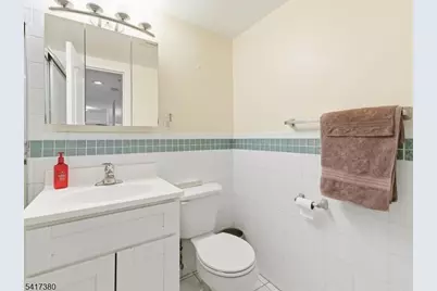 60 Parkway Dr, East Orange, NJ 07017 - Photo 4