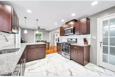 219 Burroughs Ter, Union Township, NJ 07083 - Photo 8