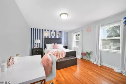 219 Burroughs Ter, Union Township, NJ 07083 - Photo 14