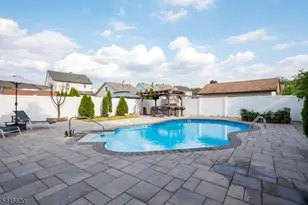 219 Burroughs Terrace, Union Township, NJ 07083 - Photo 20