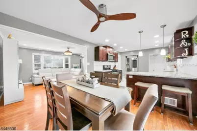 219 Burroughs Ter, Union Township, NJ 07083 - Photo 6