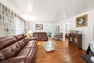 34 Young Ave, Hillside, NJ 07205 - Photo 4