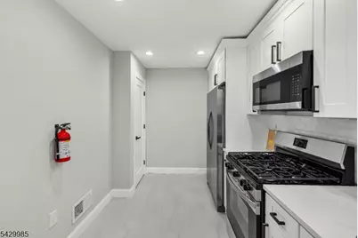 429 Wheatsheaf Rd, Roselle, NJ 07203 - Photo 12