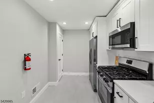 429 Wheatsheaf Rd, Roselle, NJ 07203 - Photo 12