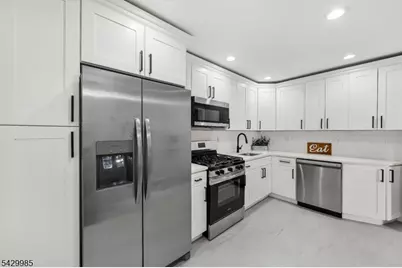 429 Wheatsheaf Rd, Roselle, NJ 07203 - Photo 10