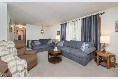 6 Ash Ln, Parsippany, NJ 07034 - Photo 6
