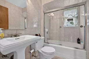 105 Baldwin Pl, Bloomfield, NJ 07003 - Photo 18