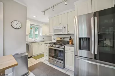 14 Edgewood Ter, Millburn, NJ 07041 - Photo 8