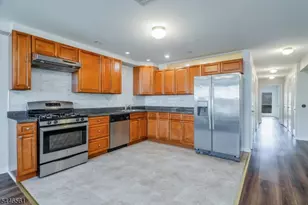 148 Oakwood Ave, Cliffside Park, NJ 07010 - Photo 4