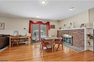 28 Warwick Cir, Springfield, NJ 07081 - Photo 6