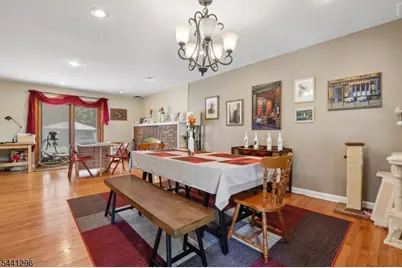28 Warwick Cir, Springfield, NJ 07081 - Photo 4