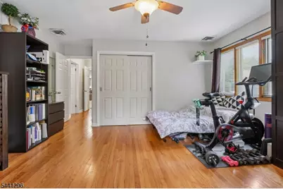 28 Warwick Cir, Springfield, NJ 07081 - Photo 18