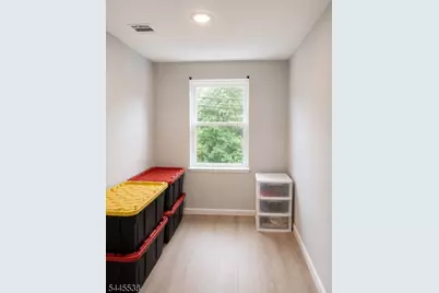 52 Holland St, Newark, NJ 07103 - Photo 8