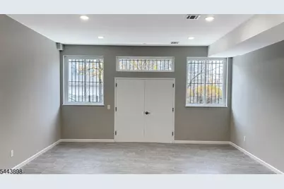 52 Holland St, Newark, NJ 07103 - Photo 10
