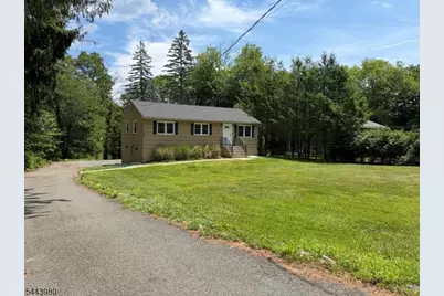 40 Ridge Rd, Mount Olive, NJ 07828 - Photo 2