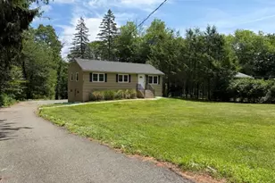 40 Ridge Rd, Mount Olive, NJ 07828 - Photo 2