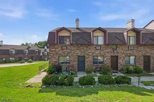 17 Great Gorge Terrace, Vernon Twp., NJ 07462 - Photo 2