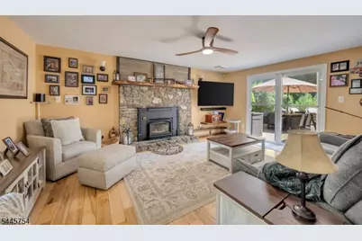 26 Mackenzie Rd, Hampton Boro, NJ 08827 - Photo 6