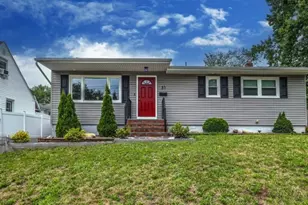 31 Woodview Ave, Woodbridge Township, NJ 08863 - Photo 1
