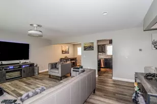 31 Woodview Ave, Woodbridge Township, NJ 08863 - Photo 4