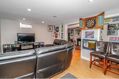 31 Woodview Ave, Woodbridge Township, NJ 08863 - Photo 18