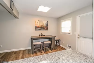 31 Woodview Ave, Woodbridge Township, NJ 08863 - Photo 8
