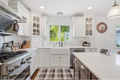 42 Sandy Hill Rd, Westfield, NJ 07090 - Photo 8