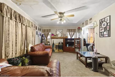 37 Newfield St, East Orange, NJ 07017 - Photo 6