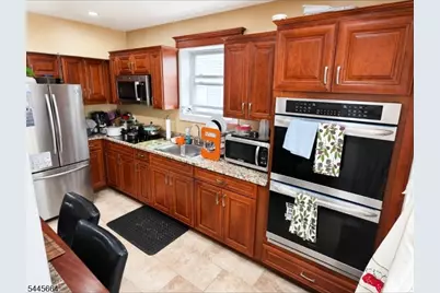 39 Hollywood Ave, Hillside, NJ 07205 - Photo 4