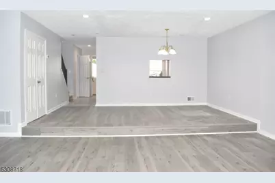 7 Kirby Ln, Franklin Township, NJ 08823 - Photo 2