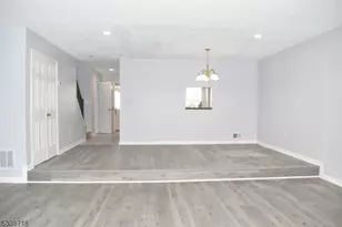 7 Kirby Ln, Franklin Township, NJ 08823 - Photo 2